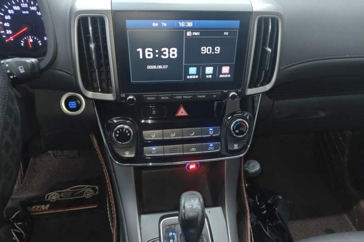 Used Hyundai ix35 2018 2.0L Automatic 2WD Zhiyong·Changxiang Edition Audio And AC Panel