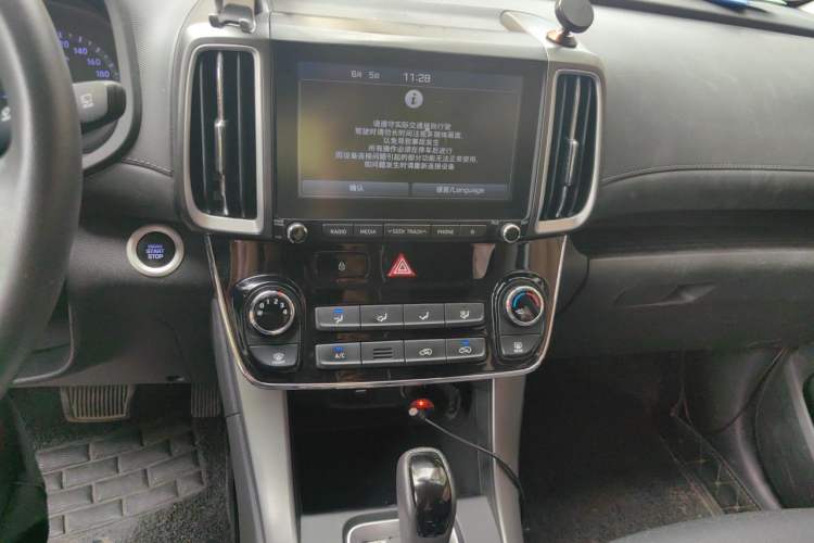 Used Hyundai ix35 2018 2.0L Automatic 2WD Zhiyong·Changxiang Edition Audio And AC Panel