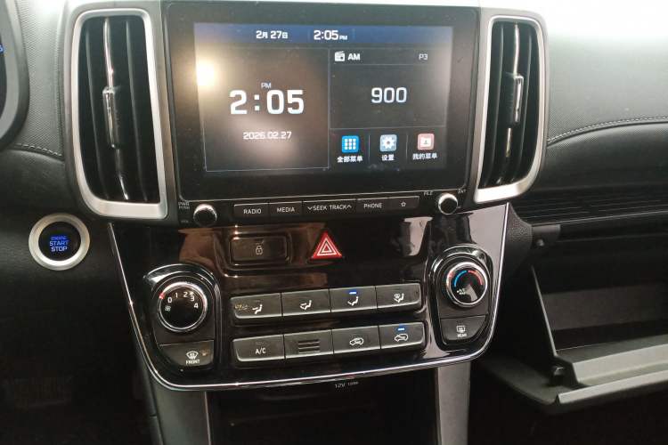 Used Hyundai ix35 2018 2.0L Automatic 2WD Zhiyong·Changxiang Edition Audio And AC Panel
