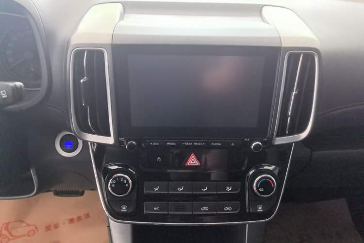 Used Hyundai ix35 2018 2.0L Automatic 2WD Zhiyong·Changxiang Edition Audio And AC Panel
