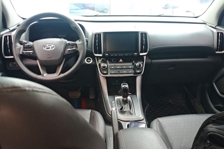 Used Hyundai ix35 2018 2.0L Automatic 2WD Zhiyong·Changxiang Edition Center Console