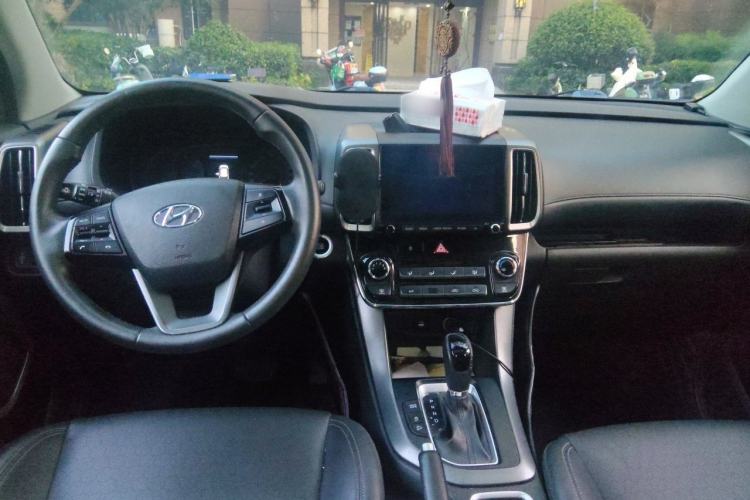 Used Hyundai ix35 2018 2.0L Automatic 2WD Zhiyong·Changxiang Edition Center Console