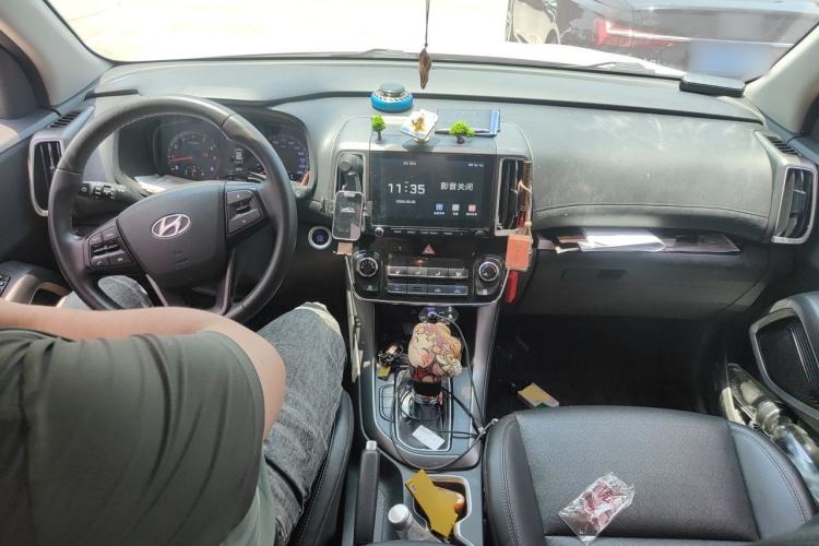 Used Hyundai ix35 2018 2.0L Automatic 2WD Zhiyong·Changxiang Edition Center Console
