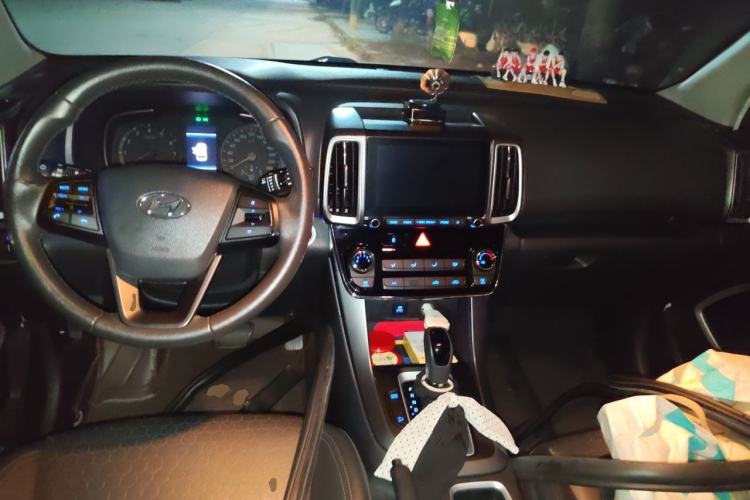 Used Hyundai ix35 2018 2.0L Automatic 2WD Zhiyong·Changxiang Edition Center Console