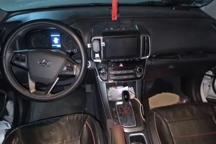 Used Hyundai ix35 2018 2.0L Automatic 2WD Zhiyong·Changxiang Edition Center Console