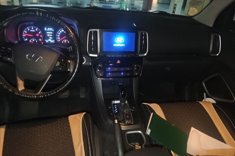 Used Hyundai ix35 2018 2.0L Automatic 2WD Zhiyong·Changxiang Edition Center Console