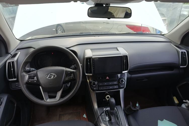 Used Hyundai ix35 2018 2.0L Automatic 2WD Zhiyong·Changzhi Edition Center Console