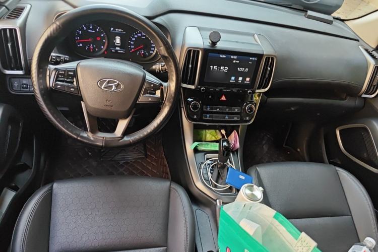 Used Hyundai ix35 2018 2.0L Automatic 2WD Zhiyong·Changxiang Edition Center Console
