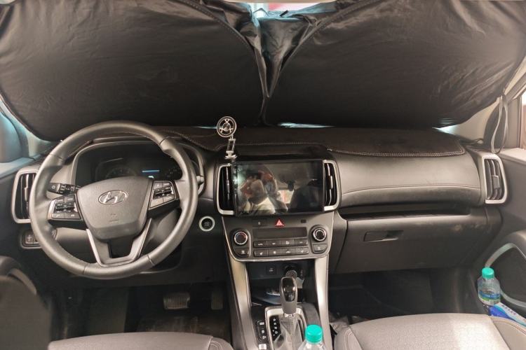 Used Hyundai ix35 2018 2.0L Automatic 2WD Zhiyong·Changxiang Edition Center Console