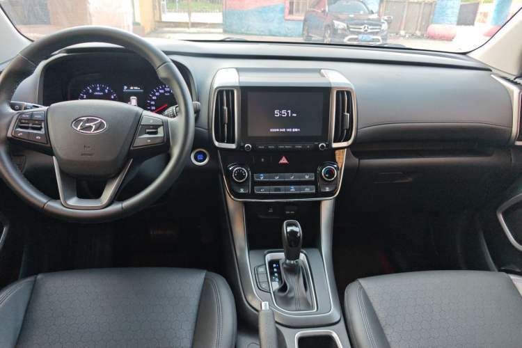 Used Hyundai ix35 2018 2.0L Automatic 2WD Zhiyong·Changxiang Edition Center Console