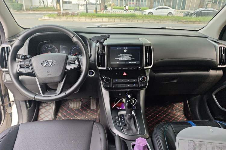 Used Hyundai ix35 2018 2.0L Automatic 2WD Zhiyong·Changxiang Edition Center Console