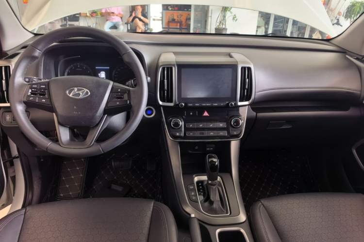 Used Hyundai ix35 2018 2.0L Automatic 2WD Zhiyong·Changxiang Edition Center Console