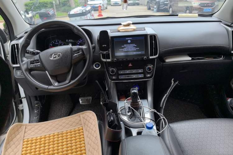 Used Hyundai ix35 2018 2.0L Automatic 2WD Zhiyong·Changxiang Edition Center Console