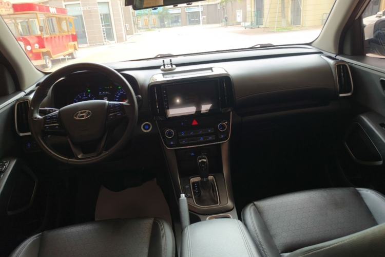 Used Hyundai ix35 2018 2.0L Automatic 2WD Zhiyong·Changxiang Edition Center Console