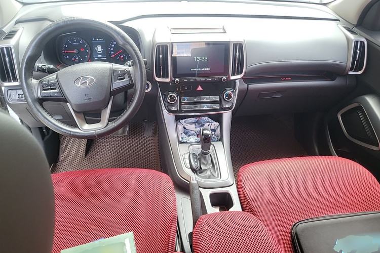 Used Hyundai ix35 2018 2.0L Automatic 2WD Zhiyong·Changxiang Edition Center Console