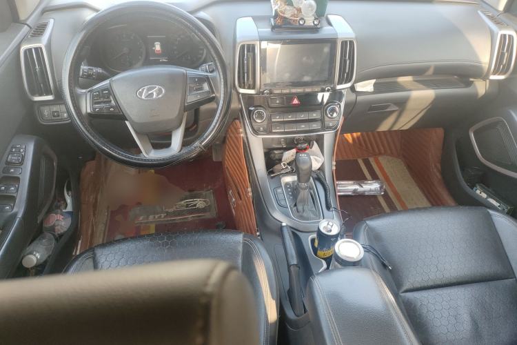 Used Hyundai ix35 2018 2.0L Automatic 2WD Zhiyong·Changxiang Edition Center Console
