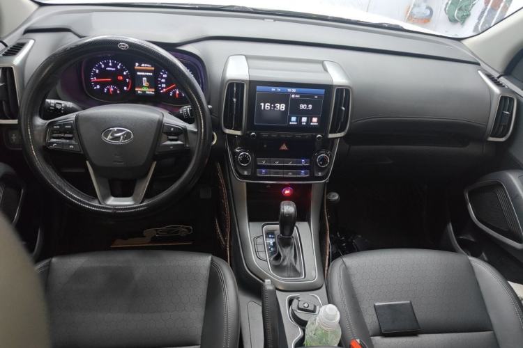 Used Hyundai ix35 2018 2.0L Automatic 2WD Zhiyong·Changxiang Edition Center Console