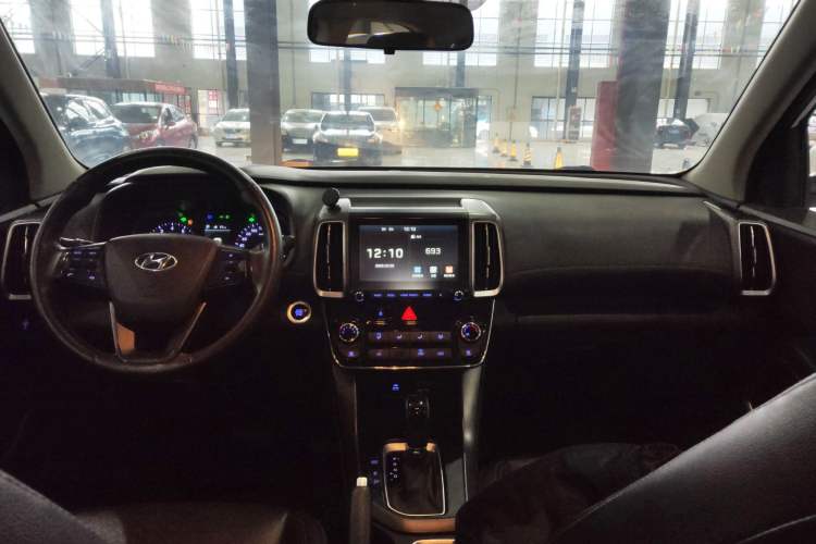 Used Hyundai ix35 2018 2.0L Automatic 2WD Zhiyong·Changxiang Edition Center Console