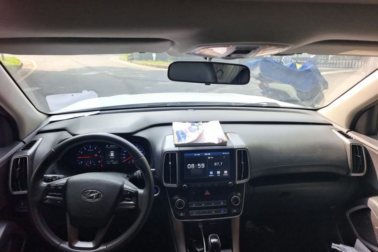 Used Hyundai ix35 2018 2.0L Automatic 2WD Zhiyong·Changxiang Edition Center Console