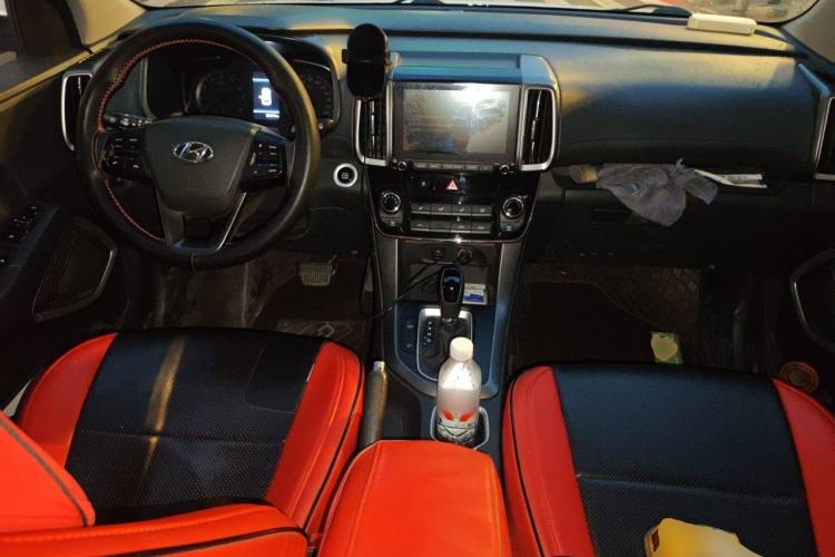 Used Hyundai ix35 2018 2.0L Automatic 2WD Zhiyong·Changxiang Edition Center Console