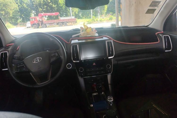 Used Hyundai ix35 2018 2.0L Automatic 2WD Zhiyong·Changxiang Edition Center Console