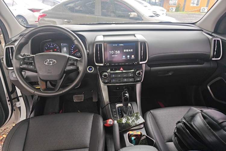 Used Hyundai ix35 2018 2.0L Automatic 2WD Zhiyong·Changxiang Edition Center Console