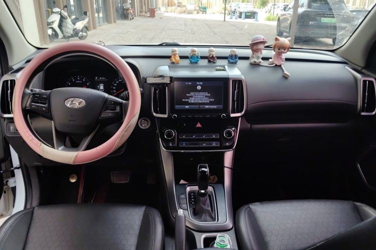 Used Hyundai ix35 2018 2.0L Automatic 2WD Zhiyong·Changxiang Edition Center Console