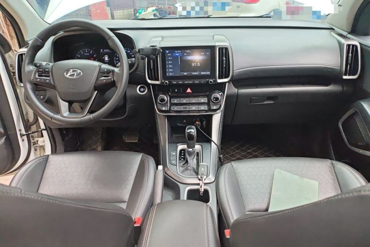 Used Hyundai ix35 2018 2.0L Automatic 2WD Zhiyong·Changxiang Edition Center Console