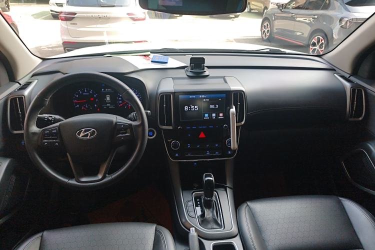 Used Hyundai ix35 2018 2.0L Automatic 2WD Zhiyong·Changxiang Edition Center Console