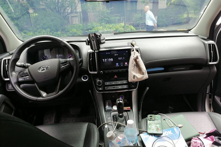 Used Hyundai ix35 2018 2.0L Automatic 2WD Zhiyong·Changxiang Edition Center Console