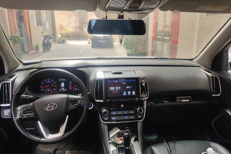Used Hyundai ix35 2018 2.0L Automatic 2WD Zhiyong·Changxiang Edition Center Console