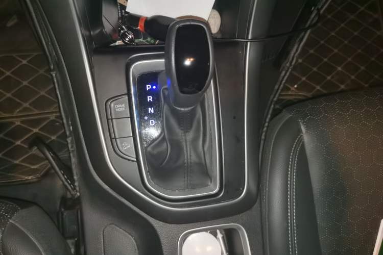 Used Hyundai ix35 2018 2.0L Automatic 2WD Zhiyong·Changxiang Edition Gear Lever