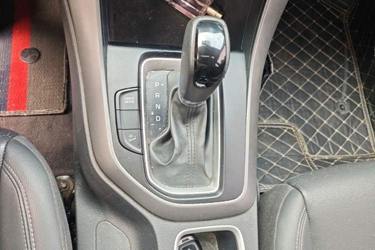 Used Hyundai ix35 2018 2.0L Automatic 2WD Zhiyong·Changxiang Edition Gear Lever