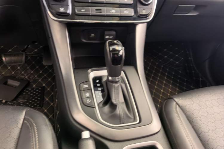 Used Hyundai ix35 2018 2.0L Automatic 2WD Zhiyong·Changxiang Edition Gear Lever