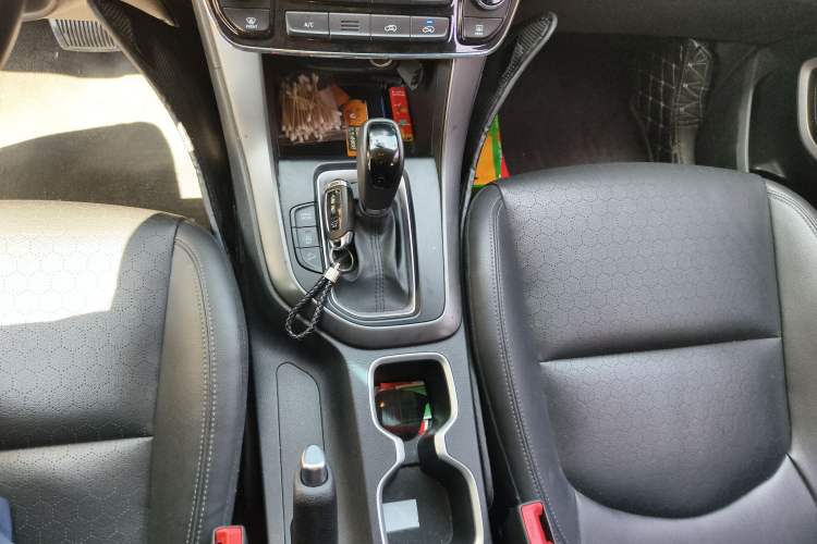 Used Hyundai ix35 2018 2.0L Automatic 2WD Zhiyong·Changxiang Edition Gear Lever