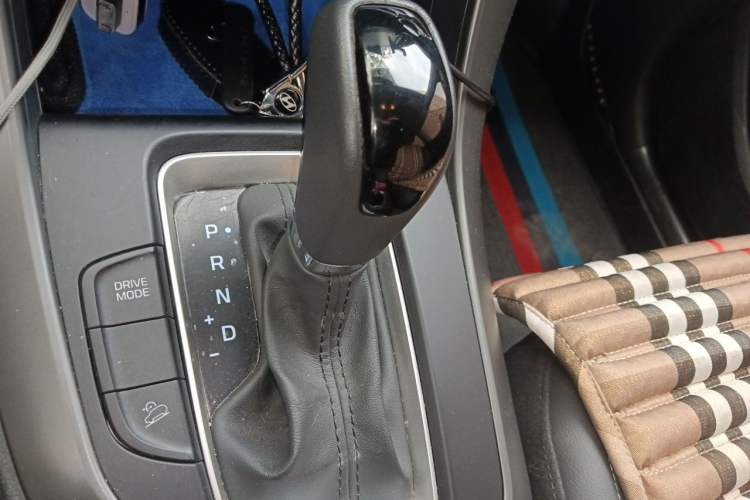 Used Hyundai ix35 2018 2.0L Automatic 2WD Zhiyong·Changxiang Edition Gear Lever