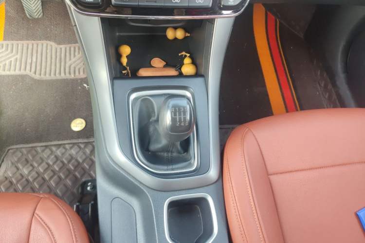 Used Hyundai ix35 2018 2.0L Manual Two-Wheel Drive Zhiyong·Changzhi Edition Gear Lever