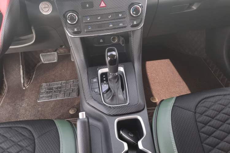 Used Hyundai ix35 2018 2.0L Automatic 2WD Zhiyong·Changxiang Edition Gear Lever