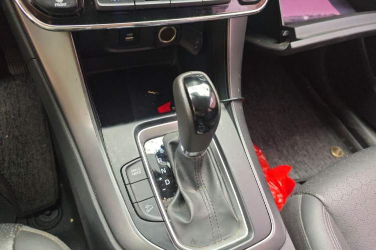 Used Hyundai ix35 2018 2.0L Automatic 2WD Zhiyong·Changxiang Edition Gear Lever