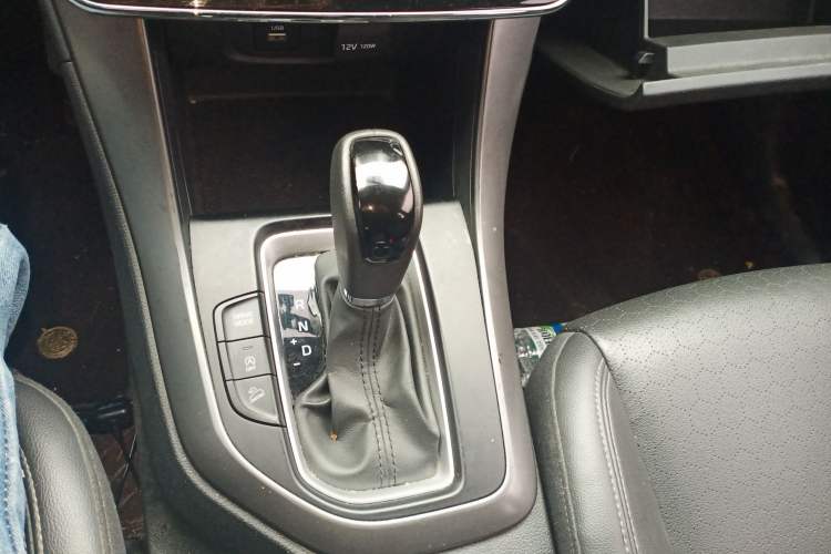Used Hyundai ix35 2018 2.0L Automatic 2WD Zhiyong·Changxiang Edition Gear Lever