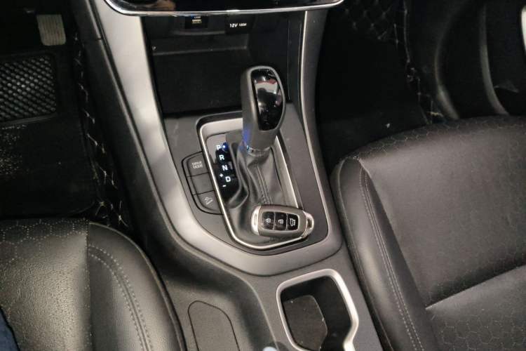 Used Hyundai ix35 2018 2.0L Automatic 2WD Zhiyong·Changxiang Edition Gear Lever