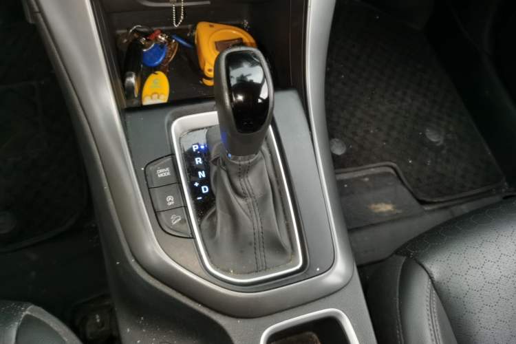 Used Hyundai ix35 2018 2.0L Automatic 2WD Zhiyong·Changxiang Edition Gear Lever