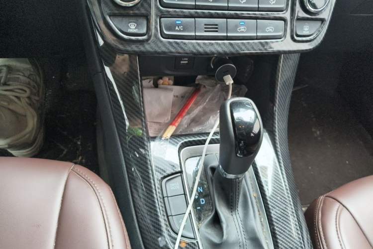 Used Hyundai ix35 2018 2.0L Automatic 2WD Zhiyong·Changxiang Edition Gear Lever