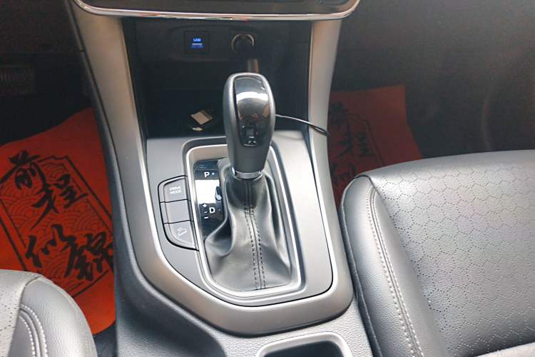 Used Hyundai ix35 2018 2.0L Automatic 2WD Zhiyong·Changxiang Edition Gear Lever