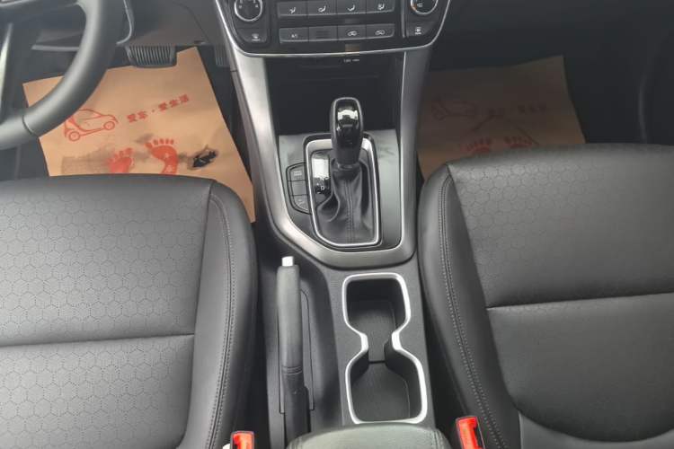 Used Hyundai ix35 2018 2.0L Automatic 2WD Zhiyong·Changxiang Edition Gear Lever
