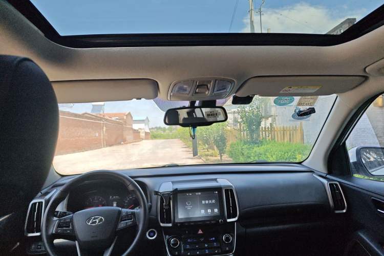 Used Hyundai ix35 2018 2.0L Automatic Two-Wheel Drive Zhiyong·Changlian Edition Headliner