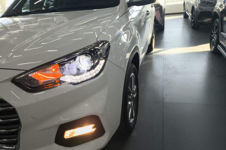 Used Hyundai ix35 2018 2.0L Automatic 2WD Zhiyong·Changxiang Edition Left Front Headlight