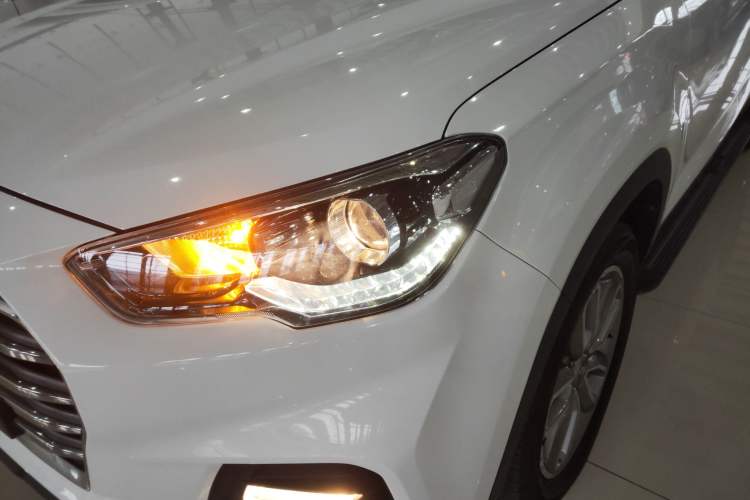 Used Hyundai ix35 2018 2.0L Automatic 2WD Zhiyong·Changxiang Edition Left Front Headlight