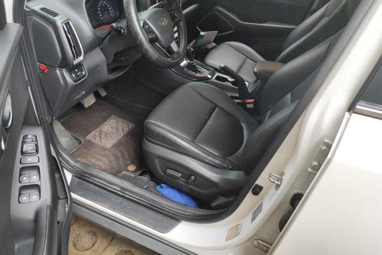Used Hyundai ix35 2018 2.0L Automatic 2WD Zhiyong·Changxiang Edition Left Front Seat