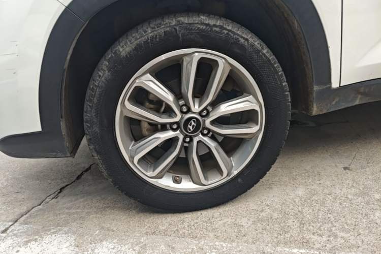 Used Hyundai ix35 2018 2.0L Automatic 2WD Zhiyong·Changxiang Edition Left Front Wheel Hub